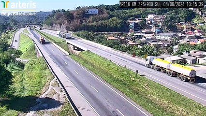 Vídeo mostra avião de pequeno porte em pouso de emergência na Rodovia Régis Bittencourt