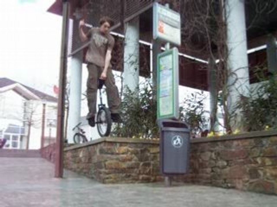 manu en mono