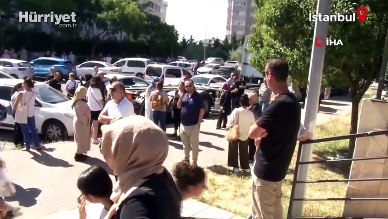 Kimliği evde unuttu, gözyaşlarına boğuldu