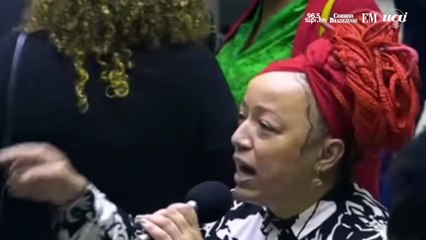 Daiana Santos critica deputados e menciona 'ataque ao povo gaúcho' em plenária