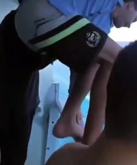 Il saute d'un bateau de croisière