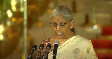 Nirmala Sitharaman ने मोदी सरकार के कैबिनेट मंत्री के तौर पर ली शपथ