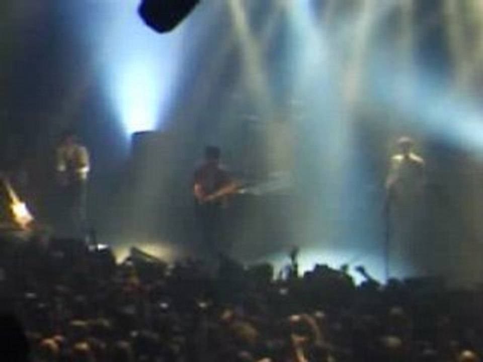 concert Panic at the disco There's A Good Reason These Table