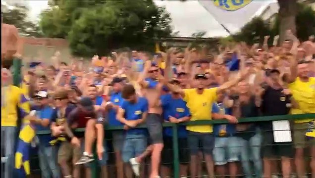 Carrarese promossa in Serie B, esplode la festa azzurra dopo la vittoria con il Vicenza