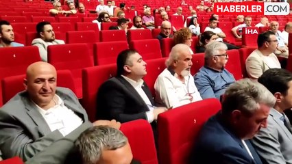 CHP'nin toplantısında tansiyon yükseldi! Milletvekilinin kuzeni, "Seni vururum" diyerek başkan yardımcısının üzerine koştu