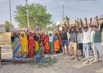 नगर पालिका के चार वार्डों में आठ दिन से नहीं पहुंचा पानी, विरोध में महिलाओं का प्रदर्शन....देखें यह वीडियो