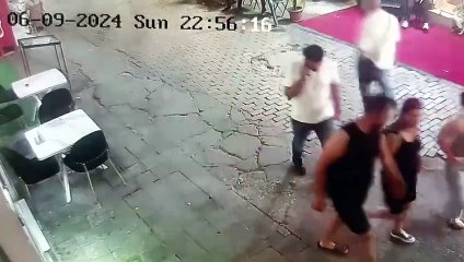 İstiklal'de iki grup arasında silahlı çatışma çıktı