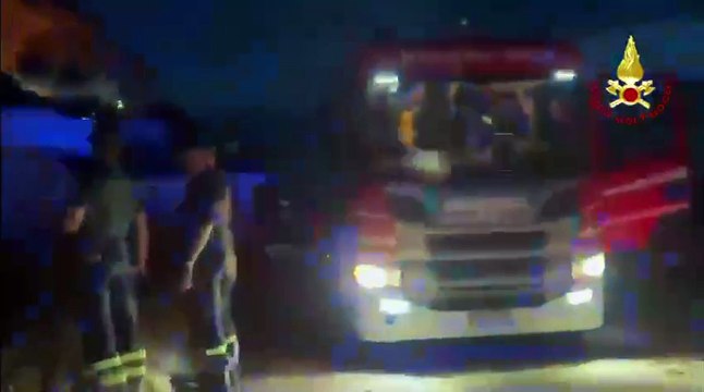 Messina, vasto incendio nella zona nord minaccia alcune case