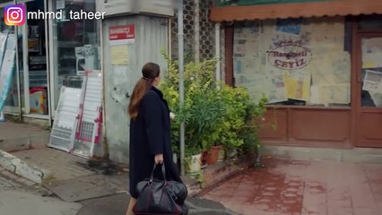 بتتعرض للعنف من اهلها فبتقرر تهرب وتقعد ادام اي مسجد يمكن تلاقي حد يتبناها وتعيش معاه