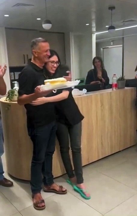 Noa Argamani’s father celebrates his birthday together with his daughter.❤️‍