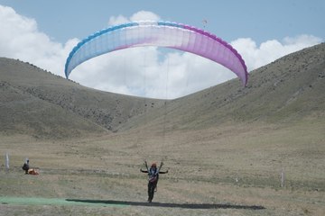 Karapınar'da yamaç paraşütü heyecanı!