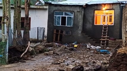 Van'ı sağanak vurdu: Onlarca hayvan öldü, evler sular altında
