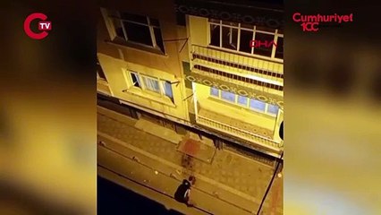 Esenler'de kaldırımı tinerle yakıp, taş ve sopalarla daireye saldırdılar