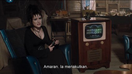 Beetlejuice (1988) – Hilarious Ghostly Haunting Comedy 🎃