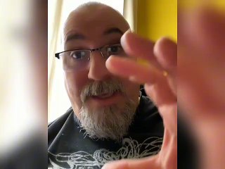 Jesús no está presente realmente en la Eucaristía - Padre Juan Molina