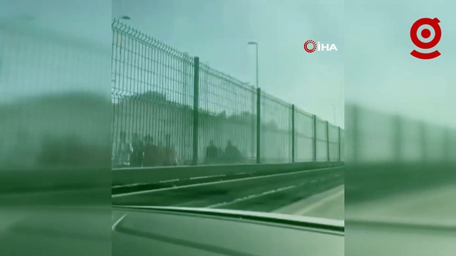 Bahçelievler'de metrobüste yangın paniği: Dumanlar yükseldi, yolcular tahliye edildi