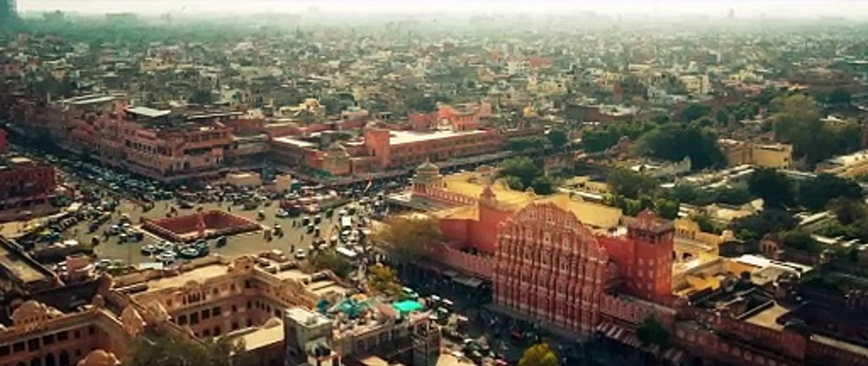 MR. & MRS. MAHI - OFFICIAL TRAILER _ Rajkummar Rao _ Janhvi Kapoor _ Sharan Sharma _ 31st May