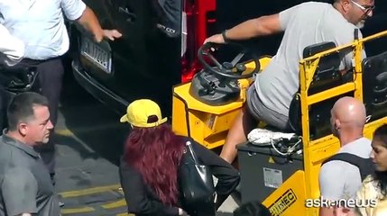Dua Lipa, la popstar (in incognito) a Capri: il video