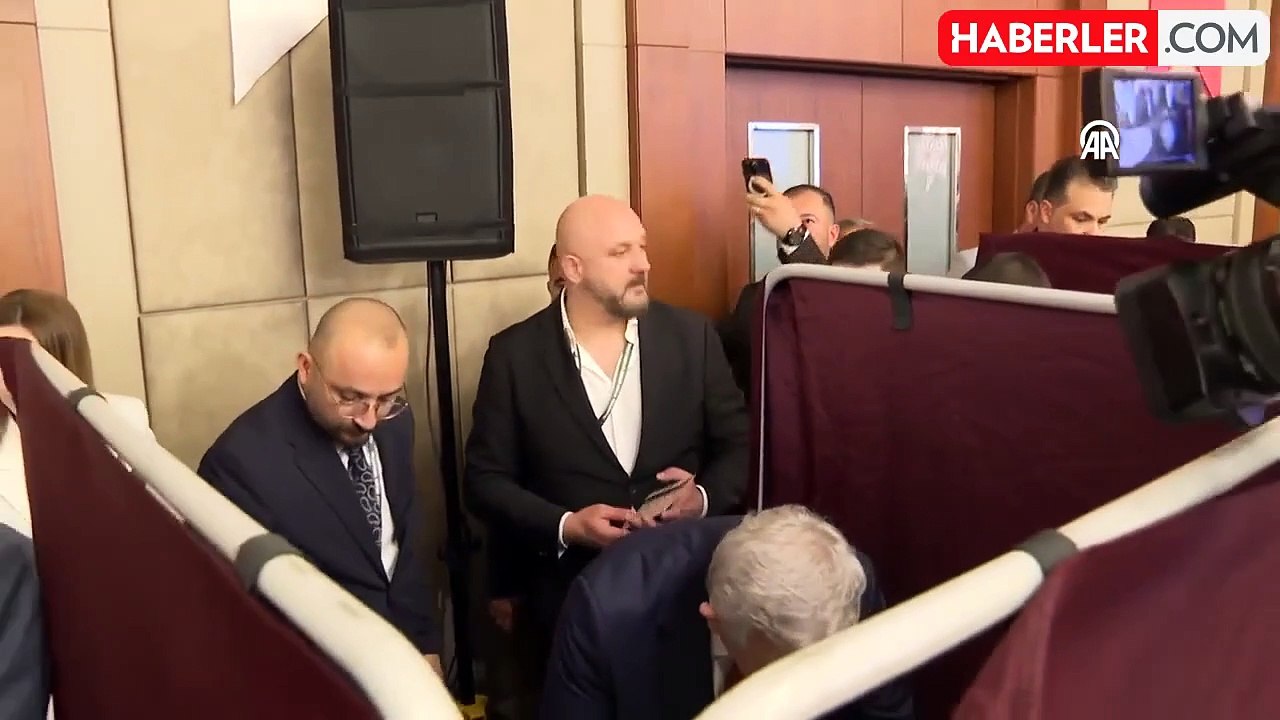 Mansur Yavaş Tarihi Kentler Birliği Başkanı seçildi! AK Parti ve MHP'den de oy aldı