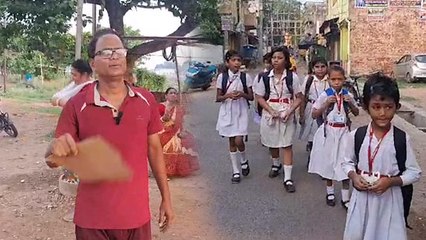 চরম গরমে খুলল স্কুল! প্রখর দাবদাহে কী অবস্থা বাঁকুড়াবাসীর?