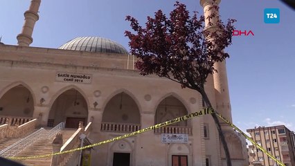 Mardin’de minareye yıldırım düştü; o anlar kamerada