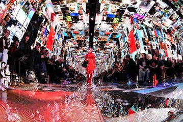 è giusto dare responsabilità sociale alla moda?