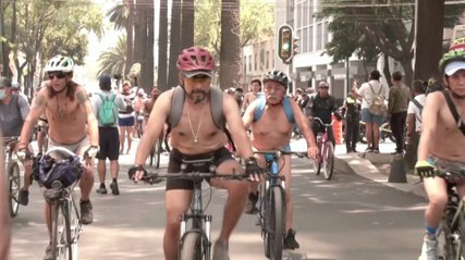 Naked Cyclists Take to Mexico City Streets to Protest Car Culture and Demand Cyclist Rights
