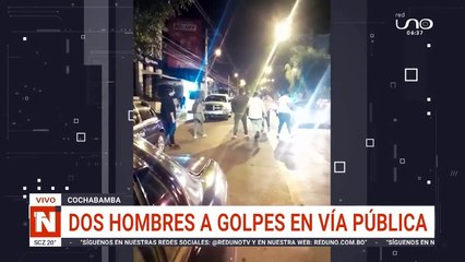 Video: ¡Caos nocturno! Dos hombres se agarraron a golpes en plena avenida Pando y América