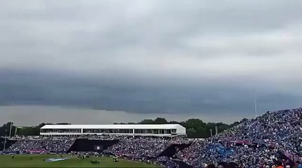 امریکہ کی فضاؤں میں بلند سٹیڈیم میں عمران خان کا نام عمران خان کو رہا کرو