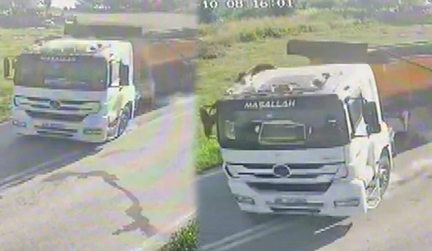 İşçi servisi ile TIR kafa kafaya çarpıştı