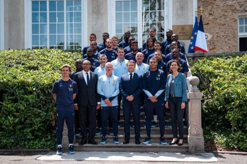Le Président de la République avec les Bleus
