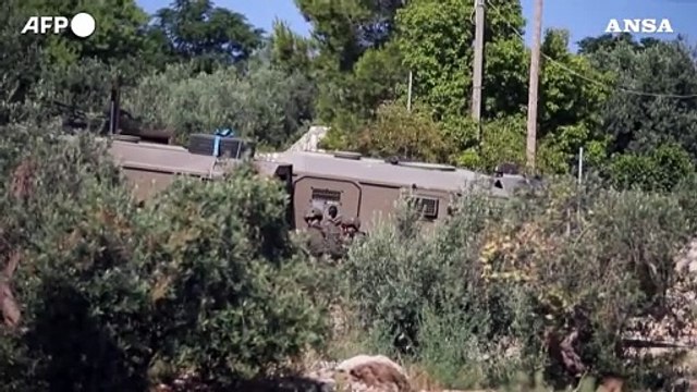 Cisgiordania, i veicoli militari israeliani fanno irruzione nel campo di al-Fara