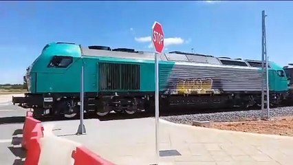El tren del acero ya recorre Villadangos