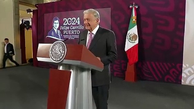AMLO ironiza sobre aviso del INE al inicio de sus conferencia matutinas; Se acabó