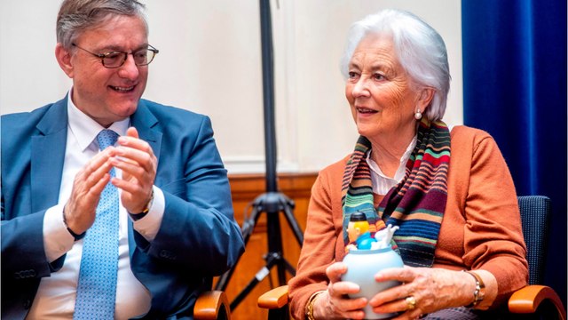 GALA VIDEO - Oups ! La reine Paola de Belgique révèle accidentellement ses orientations politiques !