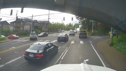 Pickup Truck Ignores Blinking Yellow Light and Crashes Head on With Sports Car