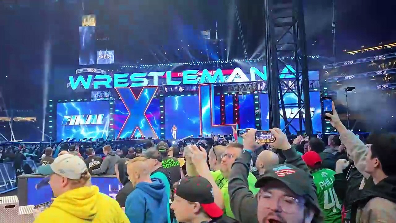 Roman Reigns Vs Cody Rhodes Match - Final 10 Minutes of WrestleMania 40 (LIVE Reaction)