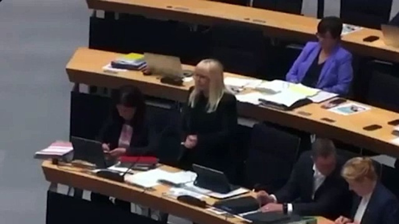 7089 Krissy Rieger Verbecher für Regierung