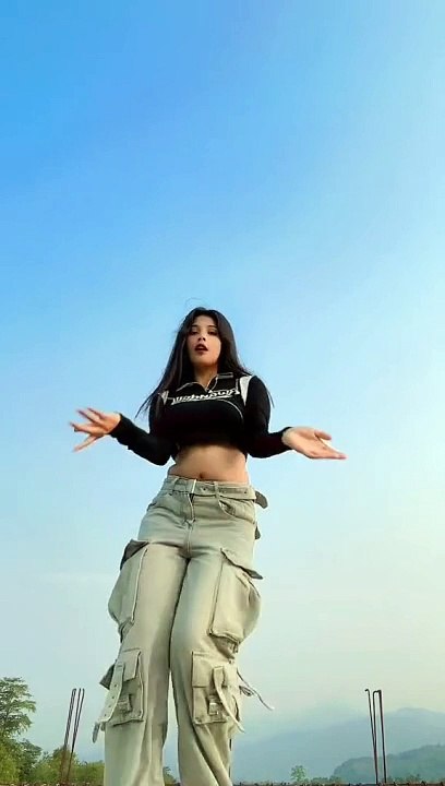Beautiful girl dance 