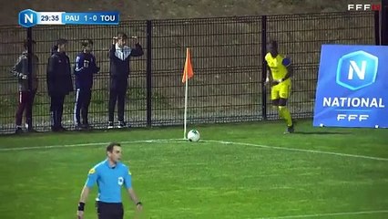 Antoine Batisse sur corner ! 2 - 0 pour le Pau FC