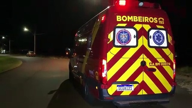 Três vítimas de acidente entre Gol e Saveiro são socorridas pelo Siate na BR-467