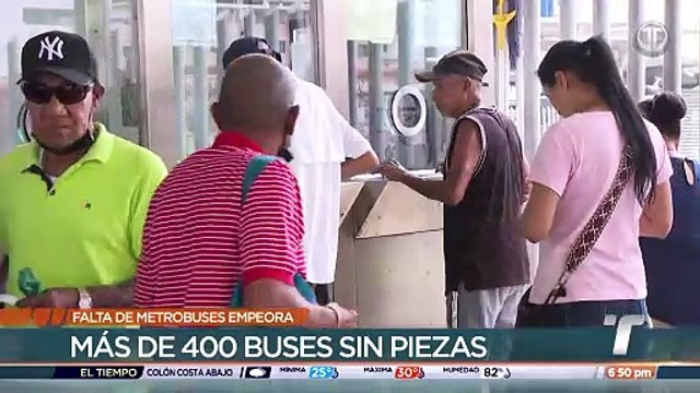 Usuarios siguen afectados por falta de metrobuses