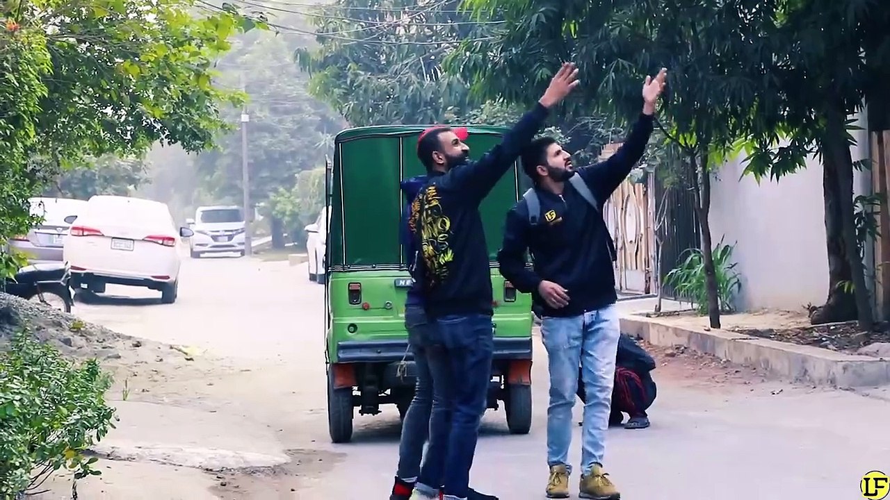 Funny_Prank_on_Rickshaw_Driver__