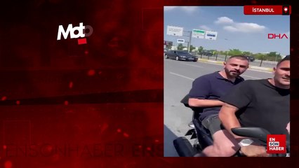 Kadıköy'de motorcu ambulansın önünü kesip hasta kontrolü yaptı