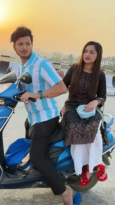 Ye_Kya_Dekh_Lia__#shorts_#trending_#viral_#trendingshorts_#sandeepbhatt(720p)