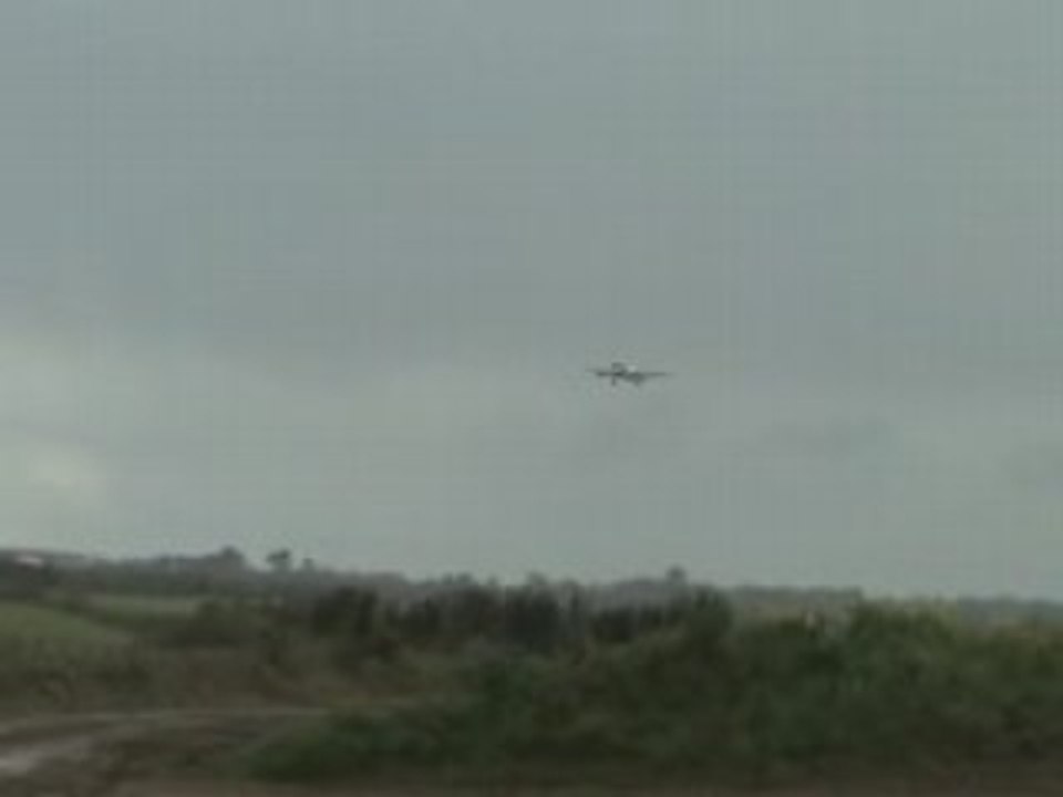 Atterrissage Corsair a Brest A330