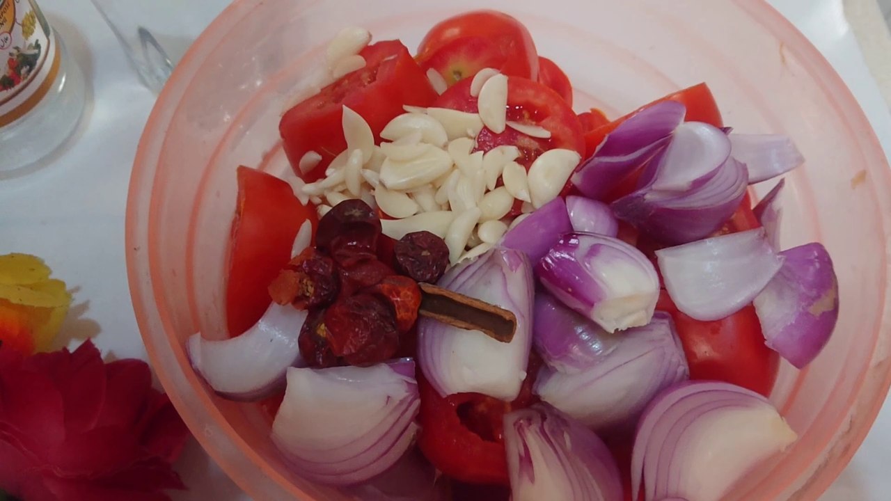 Tomato ketchup recipe homemade | Tomato ketchup banane ka tarika | Tomato spicy ketchup recipe by khaani pakwaan