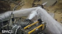 SpaceX Test-Fires Raptor Engine Into A Water Cooled Steel Plate