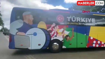 Milli takım otobüsü Almanya'ya geldi
