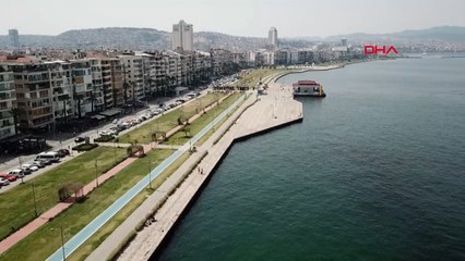 İzmir'de sıcaklık nedeniyle Kordon boş kaldı